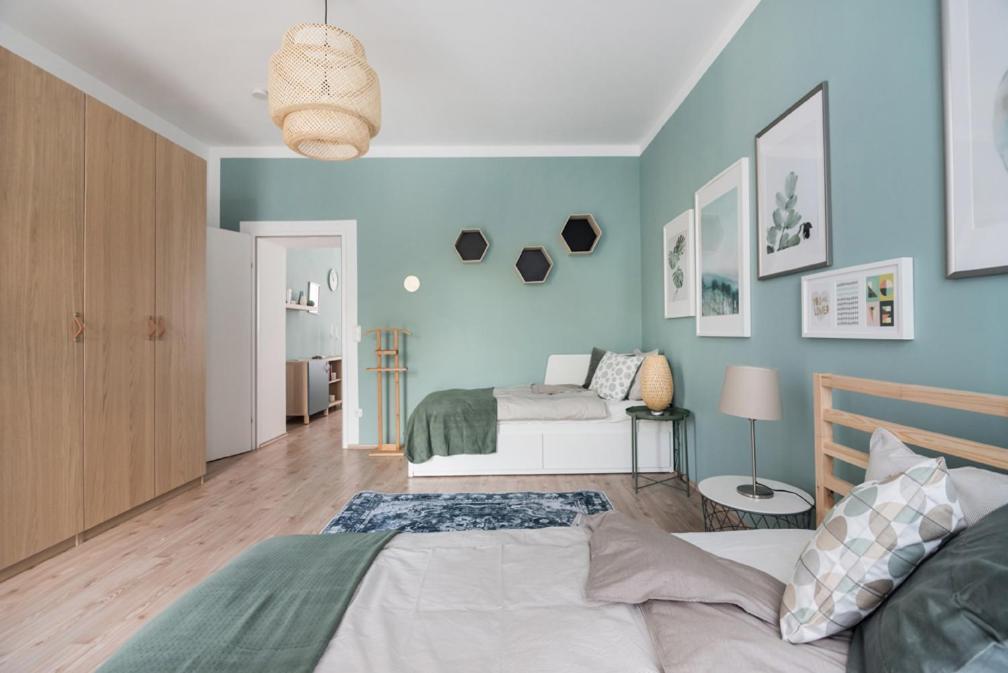 Caring Family Apartment Close To The Center Wina Bagian luar foto
