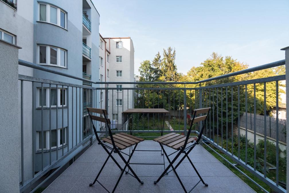 Caring Family Apartment Close To The Center Wina Bagian luar foto