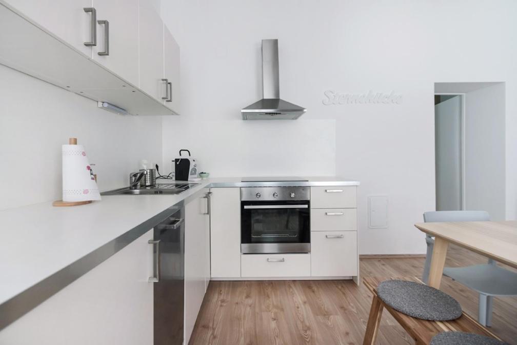 Caring Family Apartment Close To The Center Wina Bagian luar foto